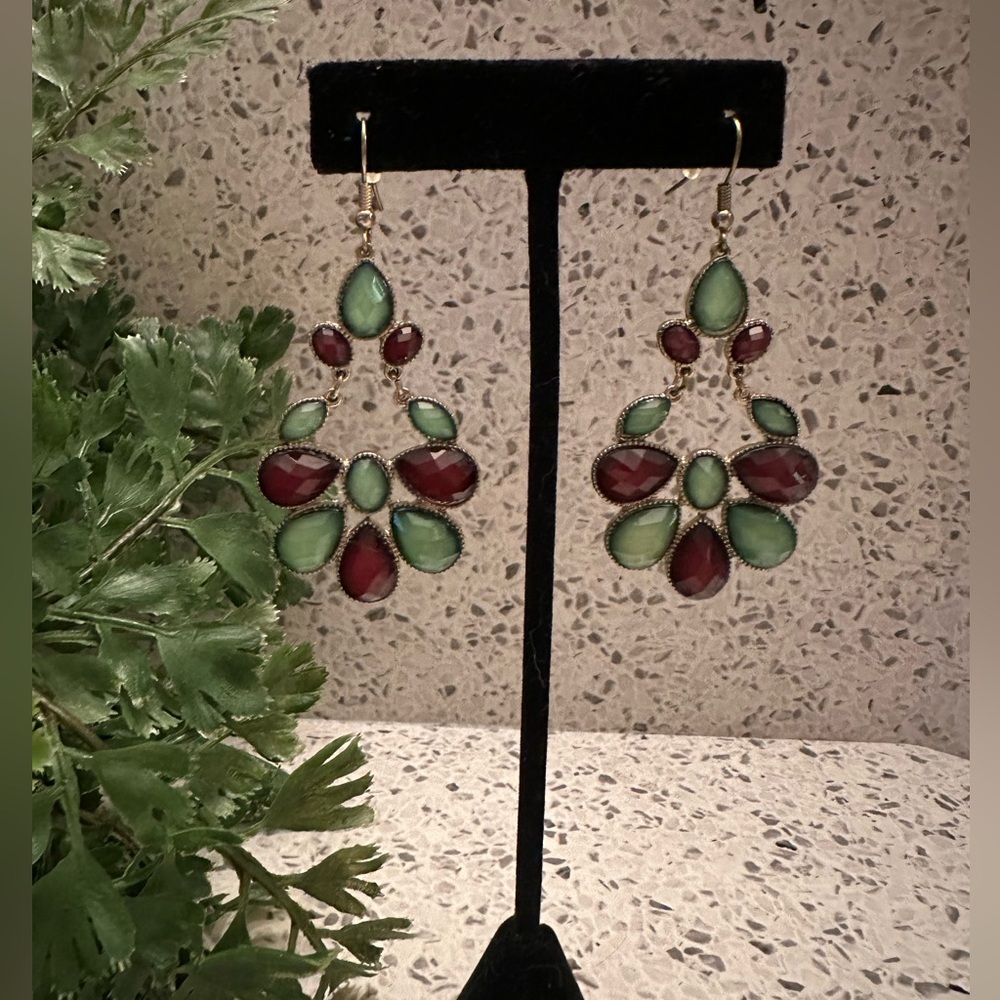 Green and deep red faceted cabochon dangle earrings